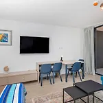 Stella Lovely Studio With Balcony And Free Parking