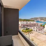 Stella Lovely Studio With Balcony And Free Parking